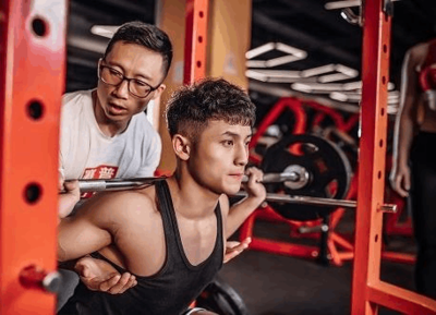 如何選擇合適的私人健身教練與高效組織會(huì)務(wù)活動(dòng)